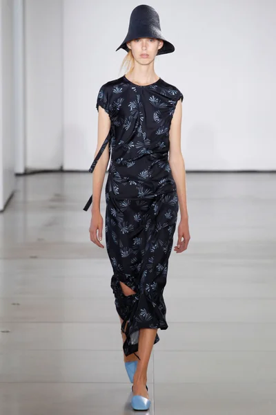 Look 30